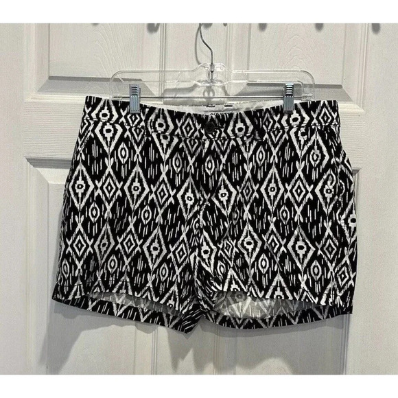 Old Navy Everyday Twill Short Womens‎ Size 12 Black White Ikat Mid Rise Cotton - Picture 1 of 7